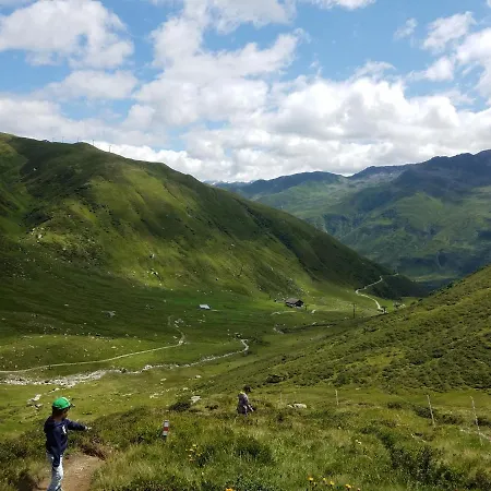 아파트 Tgesa Felici 세드런